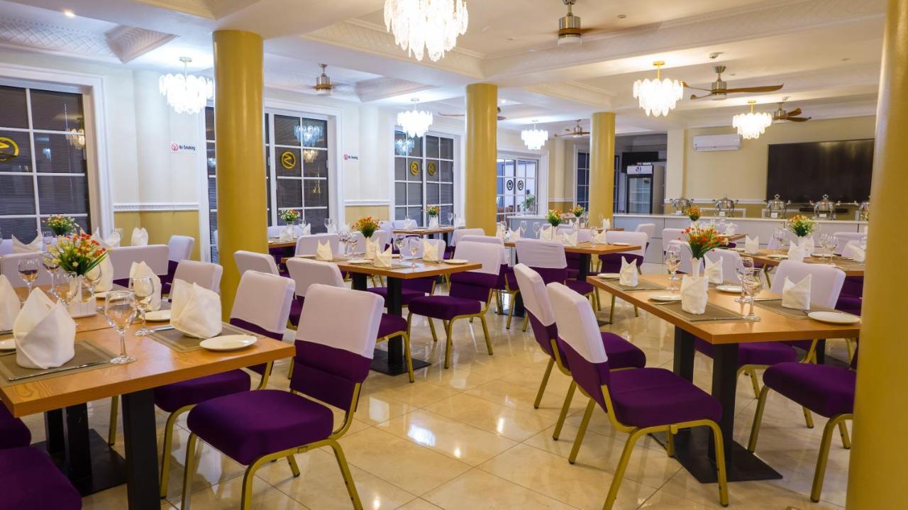 Zimansky Hotel Accra Exterior photo